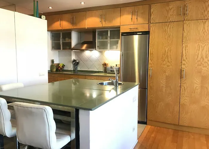 Old Town & River Daire *